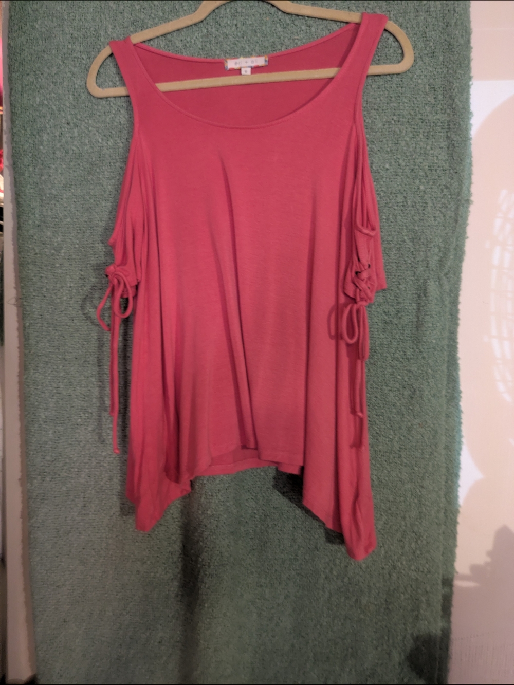 Women's Cold-Shoulder Tie-Sleeve Tank Top in Dusty Rose